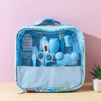 Kit de Soins Bébé 13 Pièces — coupe-ongles, thermomètre, brosse & trousse